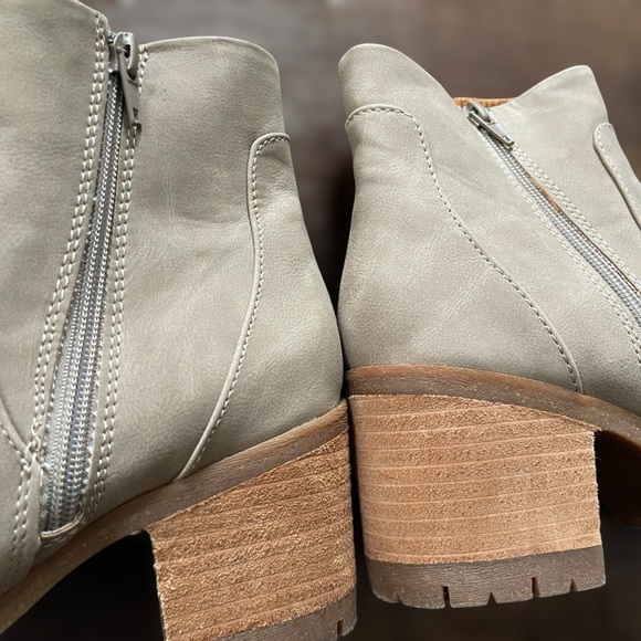 KORKS by Kork-Ease Esmelreda Ankle Boots • Size 9 • Women - Picture 9 of 14